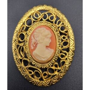 Beautiful Vintage Goldtone Pink Cameo Brooch